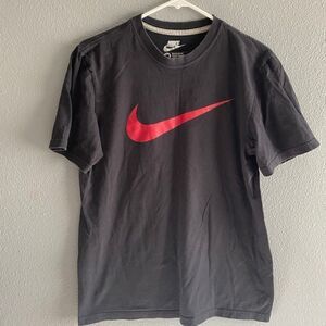 Black large Nike medium short sleeve t-shirt